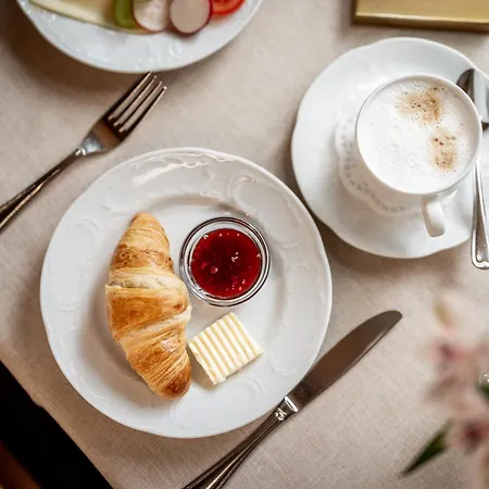 Engel Ξενοδοχείο 3*